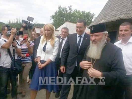 Ponta s-a închinat la icoana Fecioarei Maria de la Mănăstirea Nicula